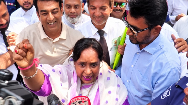 জামিন পেয়েই ‘জয় বাংলা’ স্লোগান আইভীর, বললেন ‘দমিয়ে রাখা যাবে না’